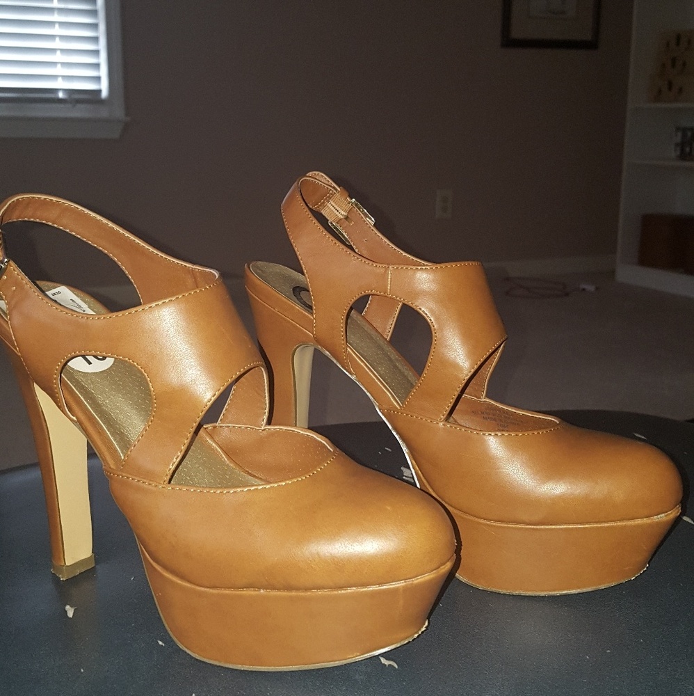 Stylish Guess heels